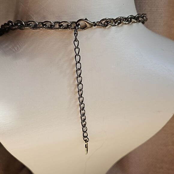 You & I Chunky White and Antiqued Gold Statment Collar Bib Necklace - Picture 4 of 8